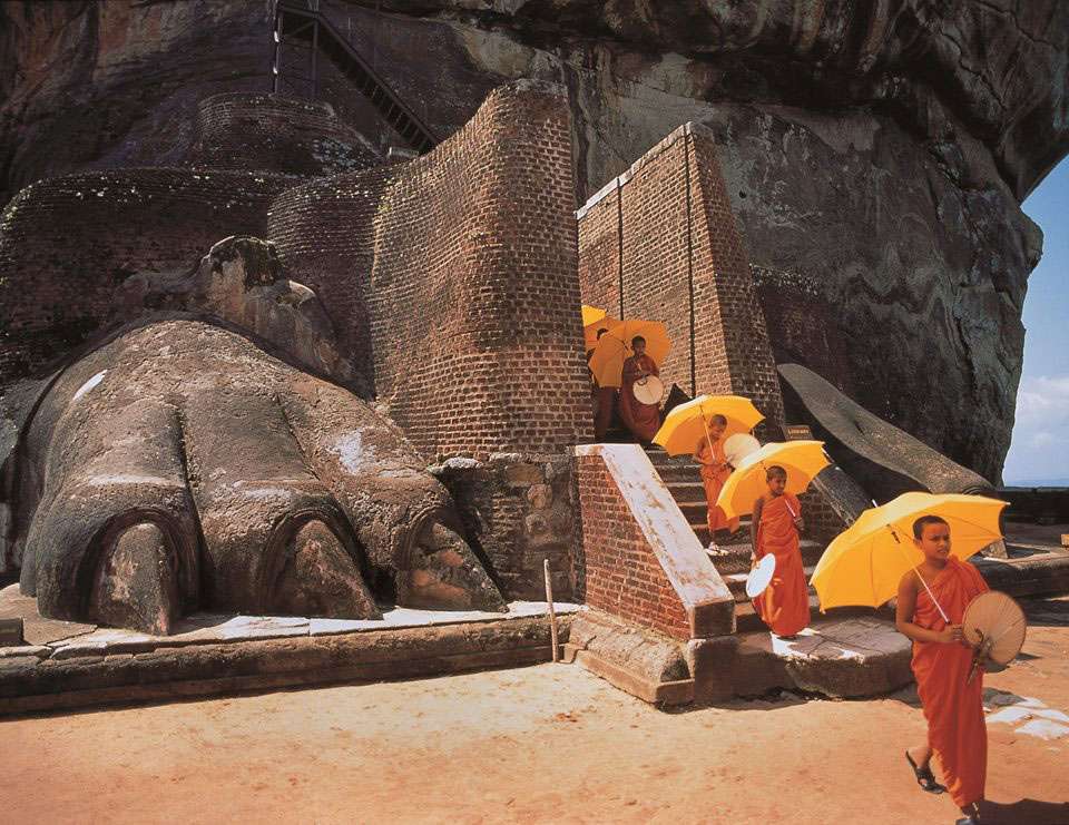 visit sigiriya in sri lanka